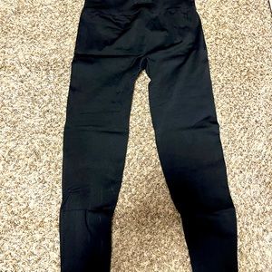 Black yoga pants, never worn!